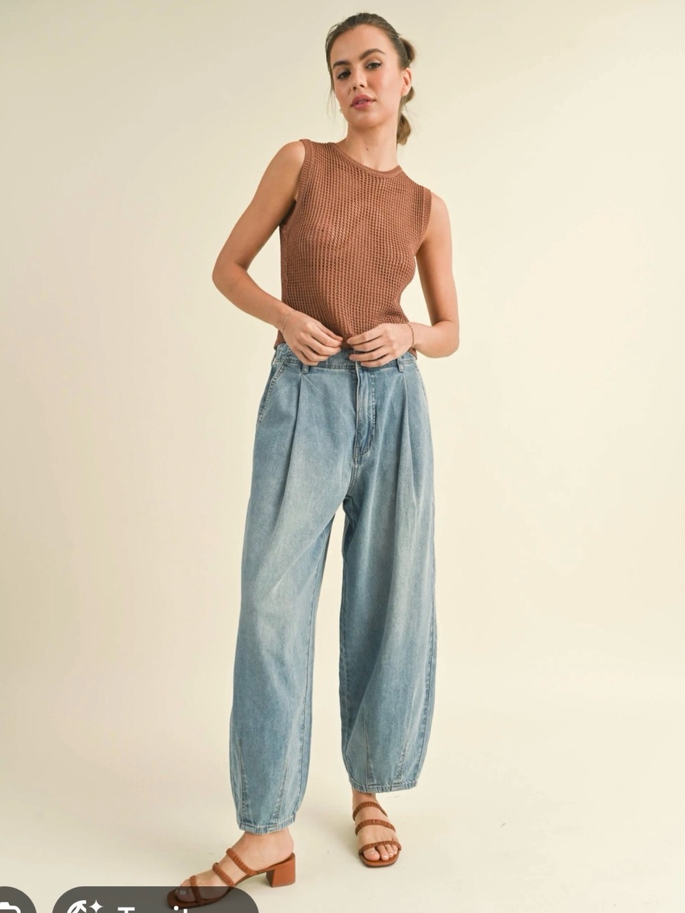 Miou Muse, loose fit, pleated denim pants, light blue size medium. Boutique.